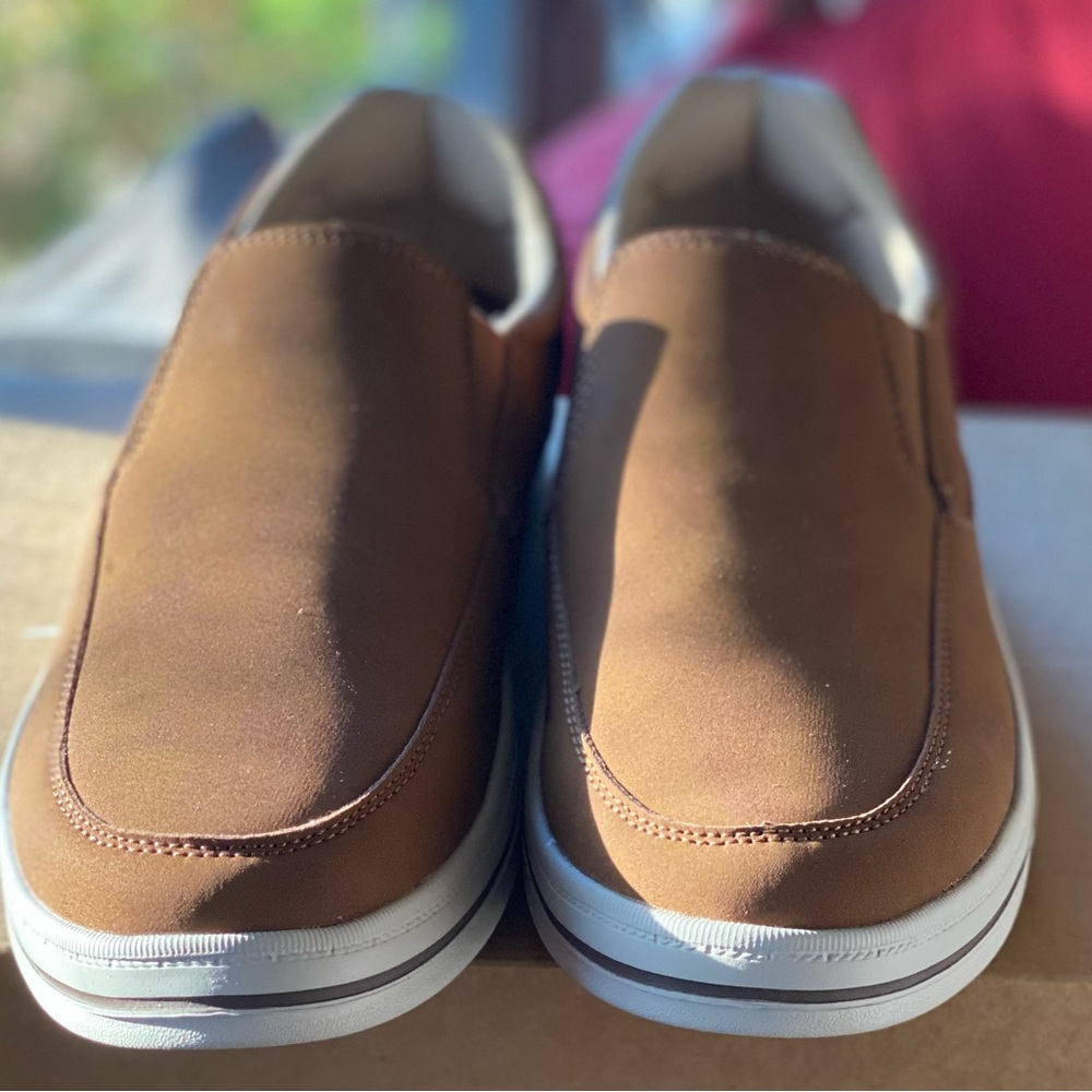 MENS SNEAKERS NWB